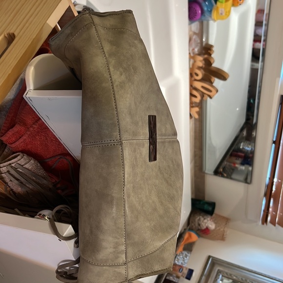 Super cute grey Steve Madden fringe purse - Picture 4 of 11